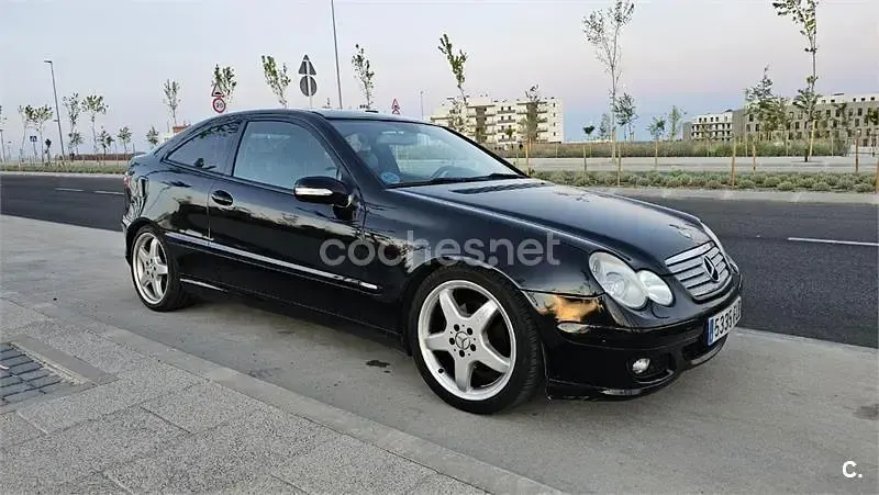 Usado Mercedes C180 Sport Edition 143 CV (105 kW) 2007 Negro Berlina