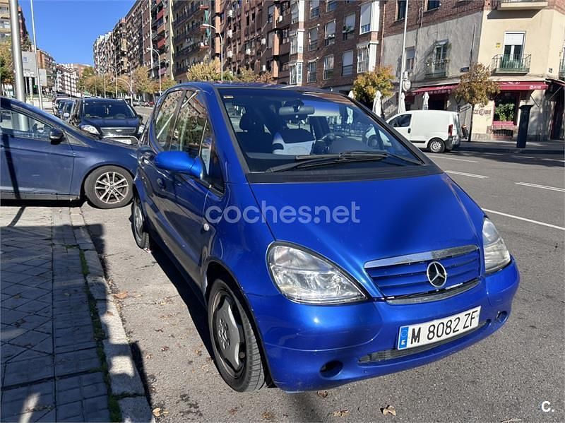 Usado Mercedes A160 Avantgarde 60 CV (44 kW) 1999 Azul Monovolumen