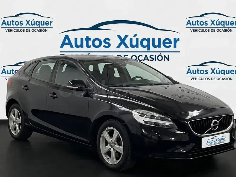 Usado Volvo V40 Momentum 120 CV (88 kW) 2017 Negro Berlina