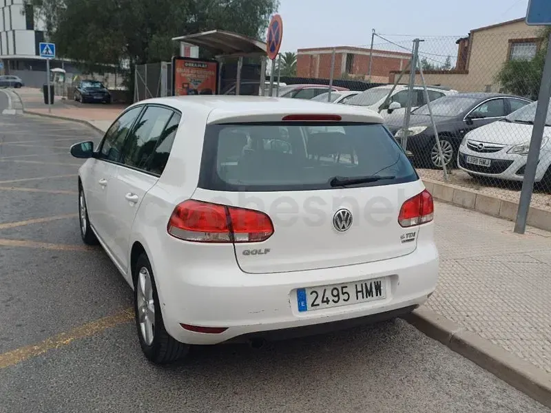 Usado VW Golf VII 105 CV (77 kW) 2012 Blanco Berlina