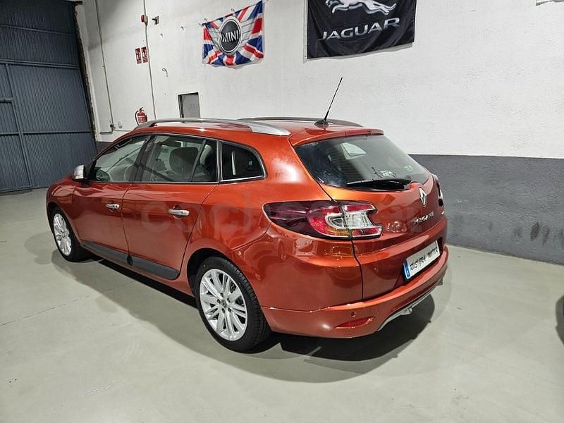 Usado Renault Mégane GrandTour GT 110 CV (80 kW) 2011 Marrón Familiar