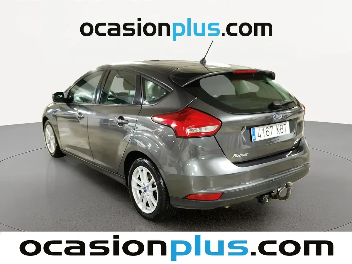 Usado Ford Focus Trend+ 125 CV (91 kW) 2017 Gris Utilitario