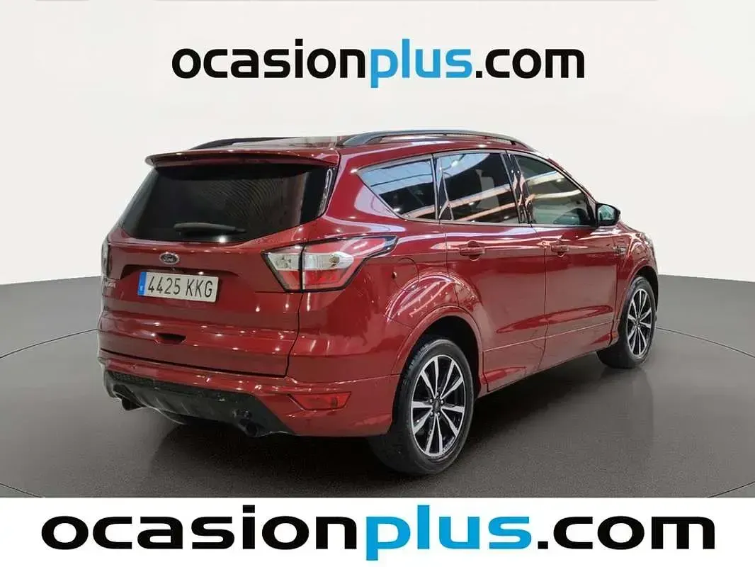 Usado Ford Kuga ST-Line 150 CV (110 kW) 2018 Rojo SUV