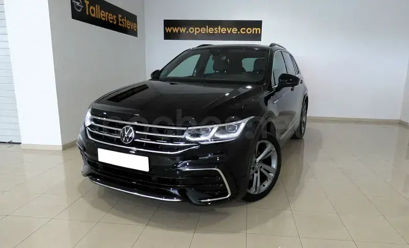 Usado VW Tiguan R-line 150 CV (110 kW) 2022 Negro SUV