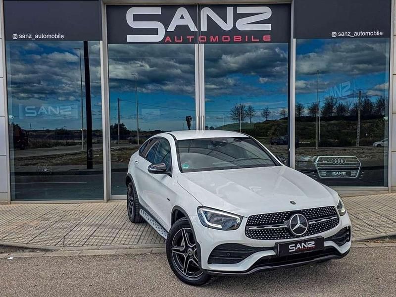 Usado Mercedes GLC300e 320 CV (235 kW) 2023 Blanco Coupe