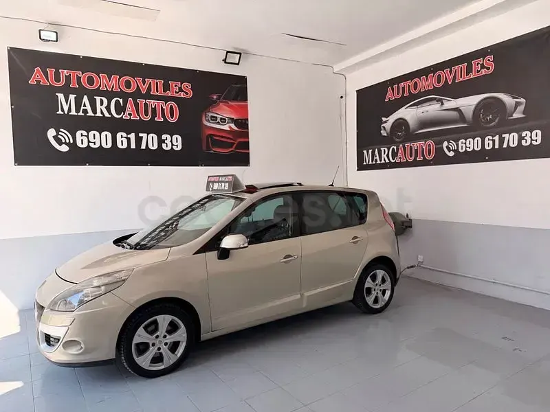 Usado Renault Grand Scénic III Bose Edition 130 CV (95 kW) 2012 Beige Monovolumen