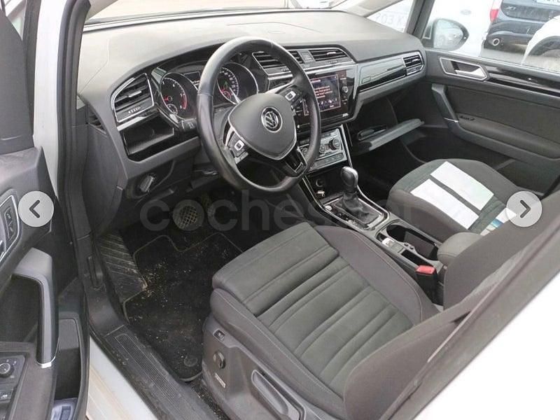 Usado VW Touran Sportline 150 CV (110 kW) 2021 Blanco Monovolumen