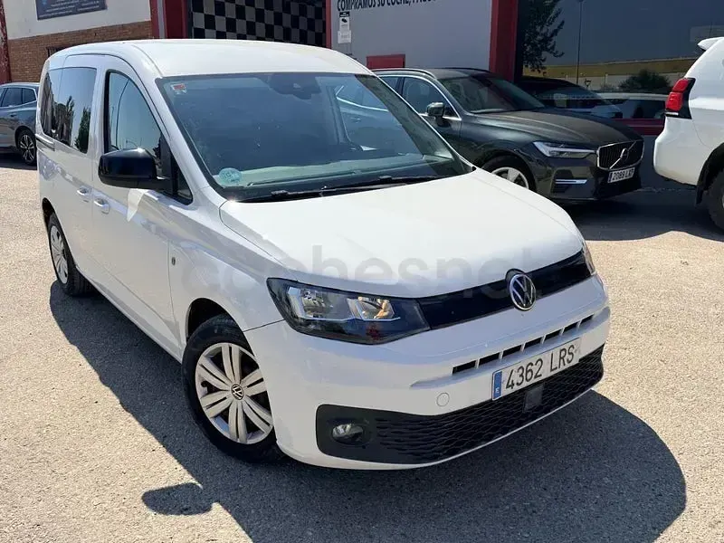 Usado VW Caddy 122 CV (89 kW) 2021 Blanco Monovolumen
