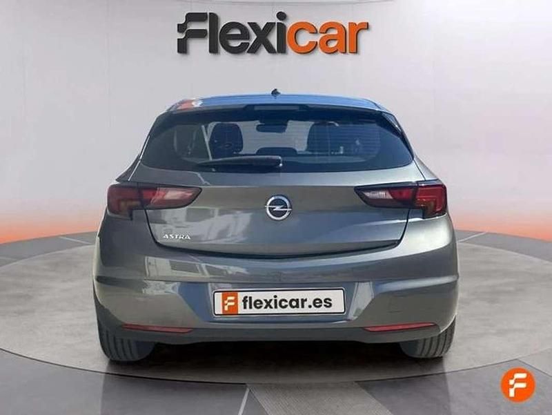 Usado Opel Astra 110 CV (80 kW) 2020 Marrón Berlina