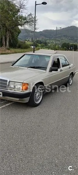 Usado Mercedes 190 94 CV (69 kW) 1991 Beige Berlina