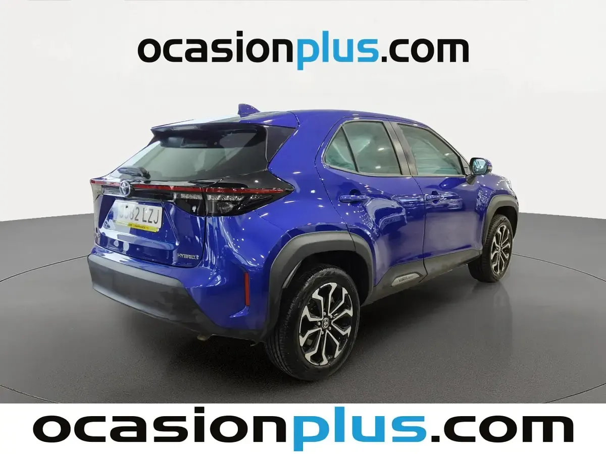 Usado Toyota Yaris Hybrid Active 116 CV (85 kW) 2022 Azul SUV