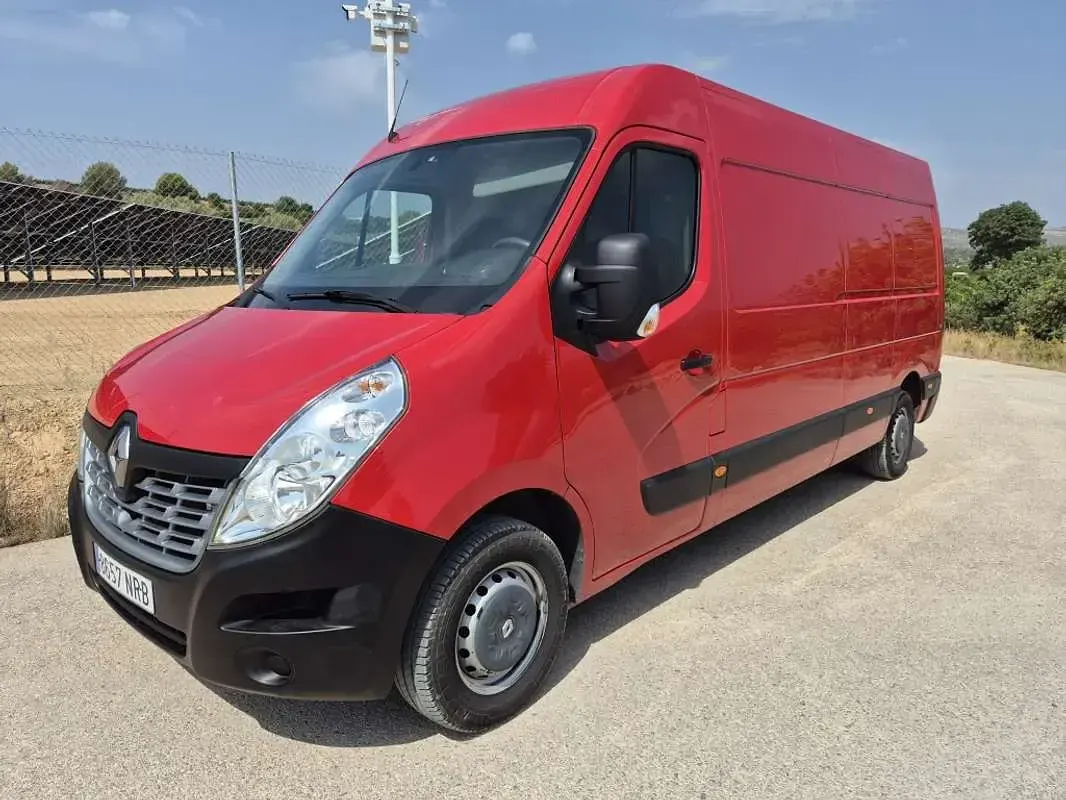 Usado Renault Master 129 CV (94 kW) 2019 Rojo Van