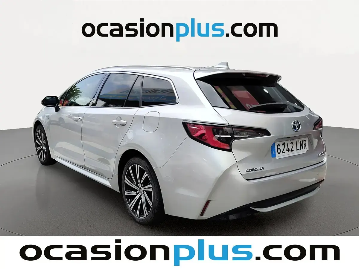 Usado Toyota Corolla Style 180 CV (132 kW) 2021 Gris plata Monovolumen