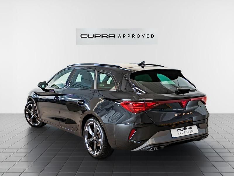 Usado Cupra Leon 150 CV (110 kW) 2024 Negro Familiar