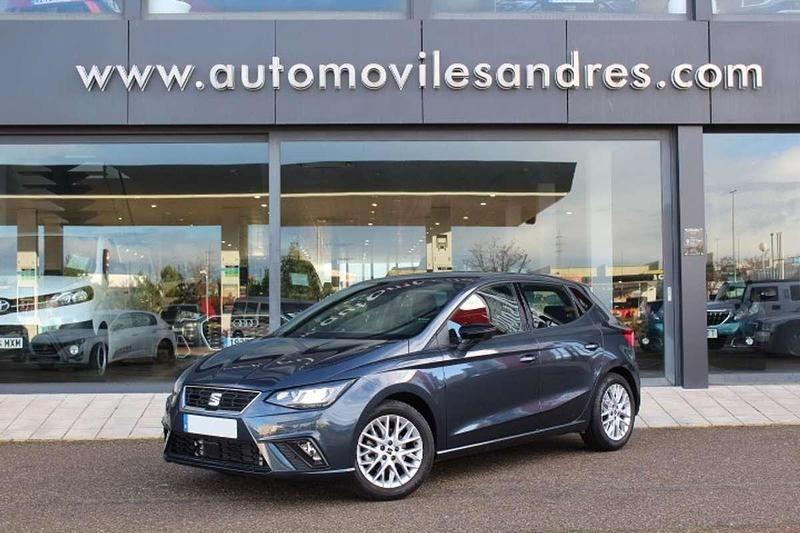 Usado Seat Ibiza FR 116 CV (85 kW) 2024 Gris Utilitario