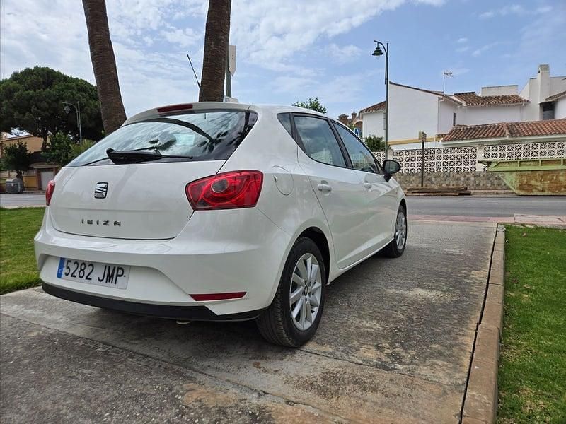 Usado Seat Ibiza Reference 75 CV (55 kW) 2016 Blanco Berlina