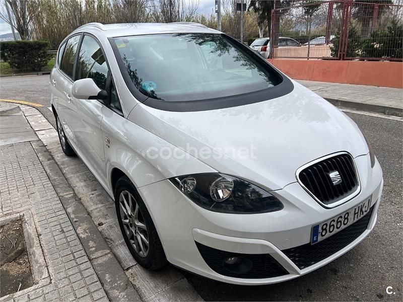 Usado Seat Altea XL Style 125 CV (91 kW) 2012 Blanco Monovolumen