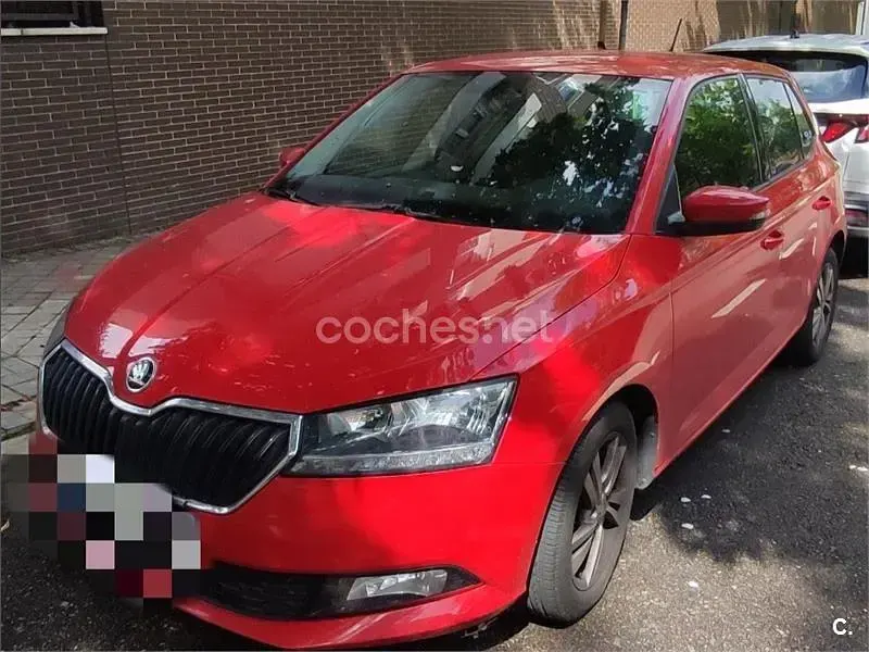 Usado Skoda Fabia Ambition 95 CV (69 kW) 2021 Rojo Utilitario