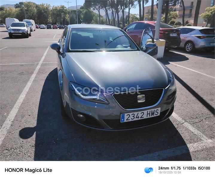 Usado Seat Exeo Sport 170 CV (125 kW) 2012 Gris / plata Berlina