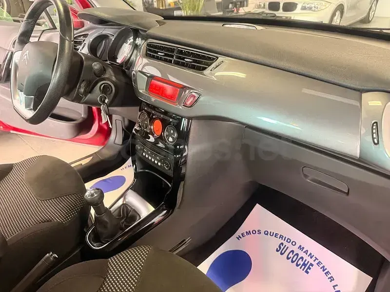 Usado Citroën C3 Exclusive 110 CV (80 kW) 2015 Rojo Berlina