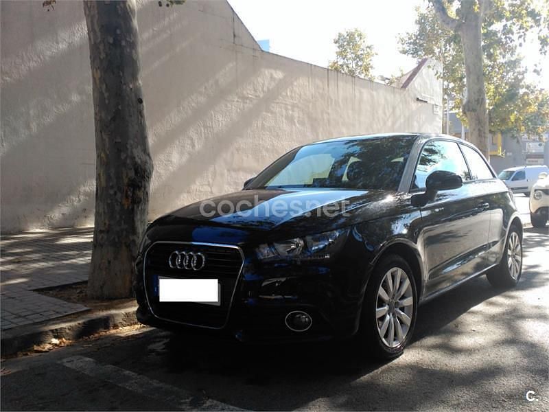 Usado Audi A1 Attraction 86 CV (63 kW) 2014 Negro Berlina