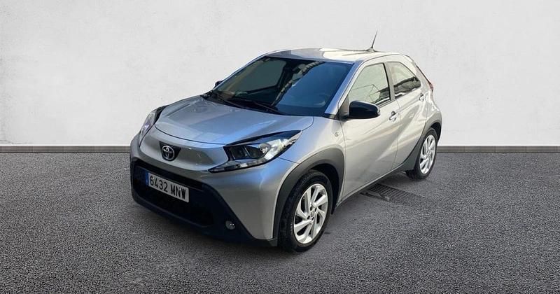 Usado Toyota Aygo X Play 72 CV (52 kW) 2024 SUV