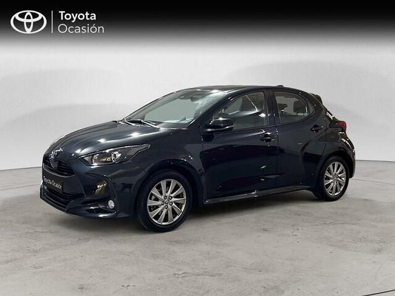 Negro Usado 2022 Toyota Yaris Hybrid Active Berlina | 19.500 € (Precio justo) - Imagen 1/4