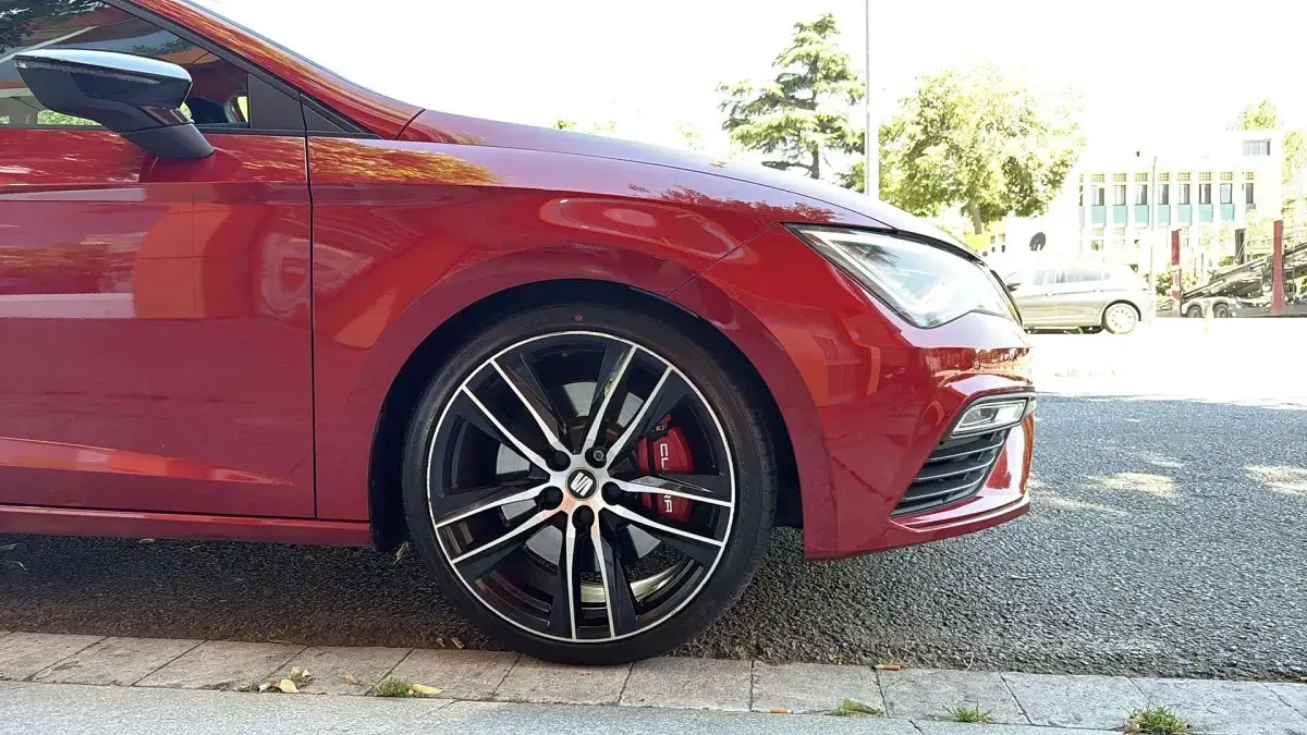 Usado Seat Leon CUPRA 290 CV (213 kW) 2019 Rojo Berlina