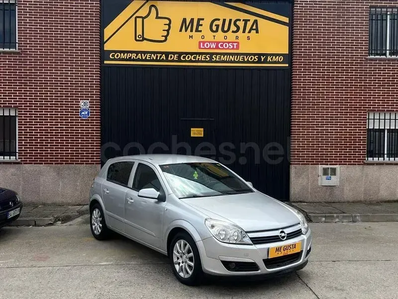 Usado Opel Astra Cosmo 100 CV (73 kW) 2004 Gris / plata Berlina