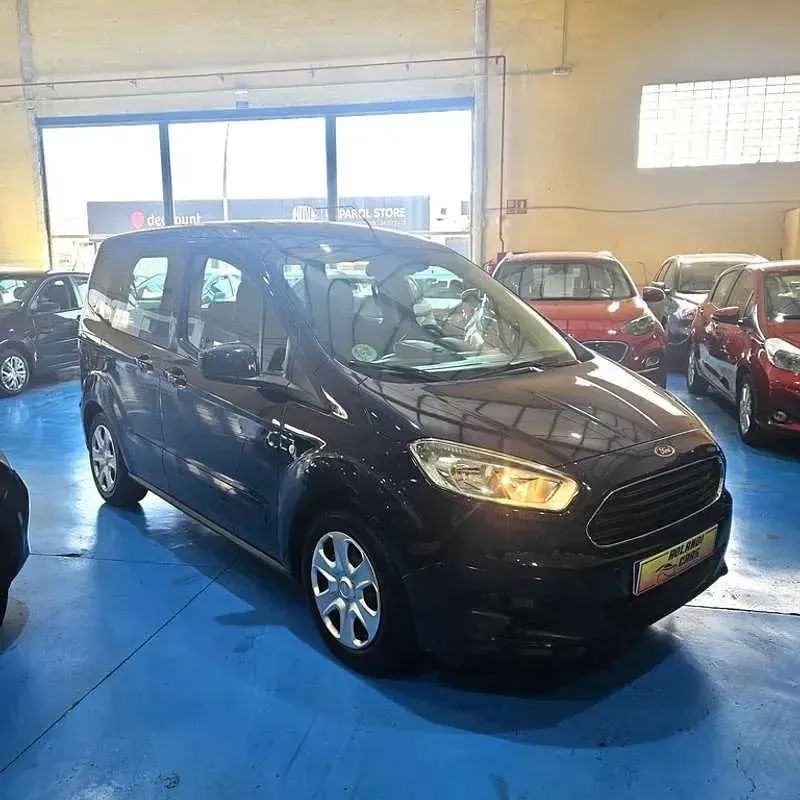 Usado Ford Tourneo Courier Ambiente 97 CV (71 kW) 2016 Azul Monovolumen