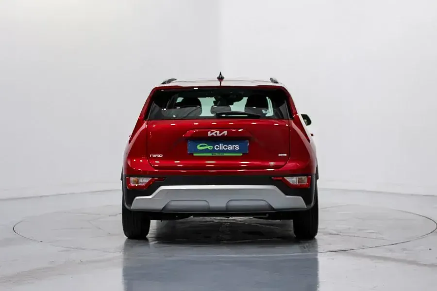 Usado Kia Niro 129 CV (94 kW) 2025 Rojo SUV