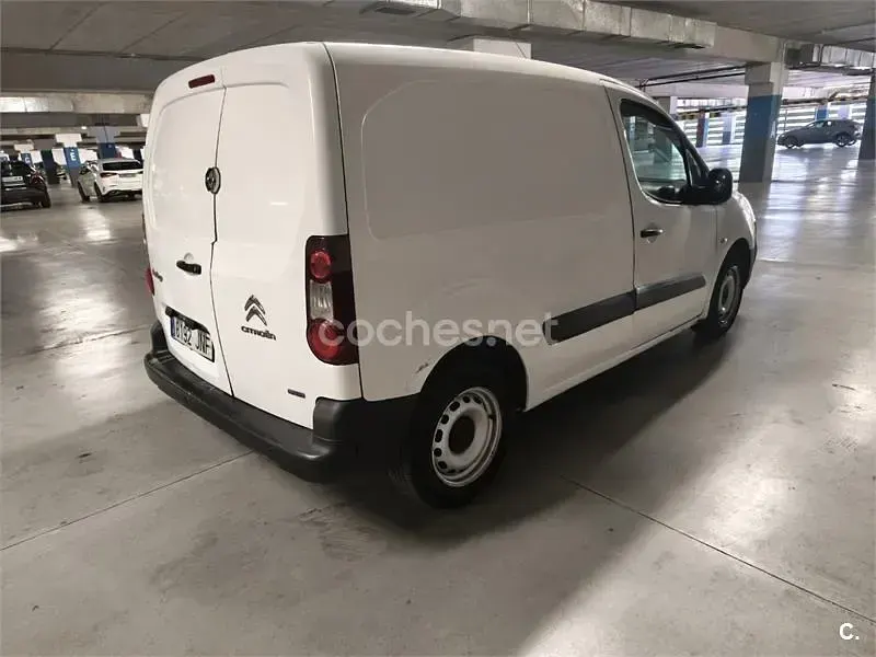 Usado Citroën Berlingo Tonic 75 CV (55 kW) 2016 Blanco Monovolumen