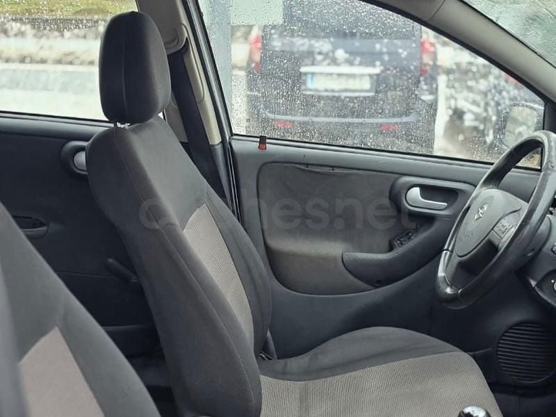 Usado Opel Corsa Enjoy 75 HP (55 kW) 2004 Cinzento Citadino