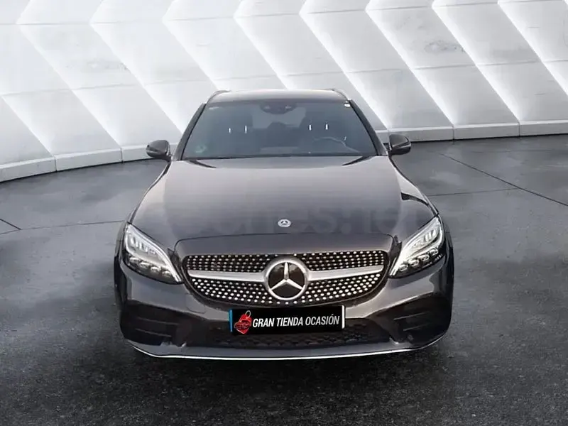 Usado Mercedes C200 160 CV (117 kW) 2020 Gris / plata Familiar