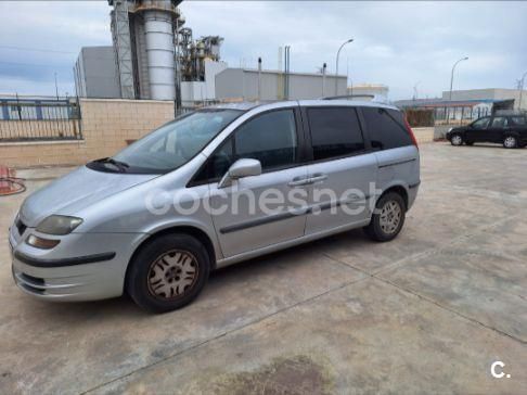 Gris / plata Usado 2004 Fiat Ulysse Emotion Monovolumen | 2600 € - Imagen 1/4