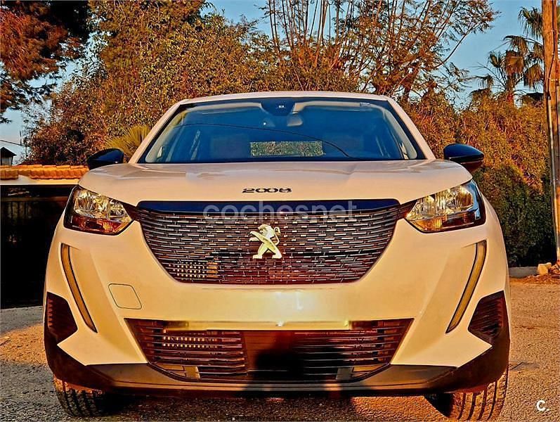 Usado Peugeot 2008 Allure 110 CV (80 kW) 2022 Blanco SUV