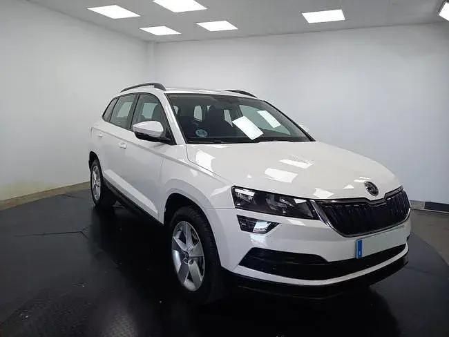 Usado Skoda Karoq Ambition 150 HP (110 kW) 2020 Branco SUV