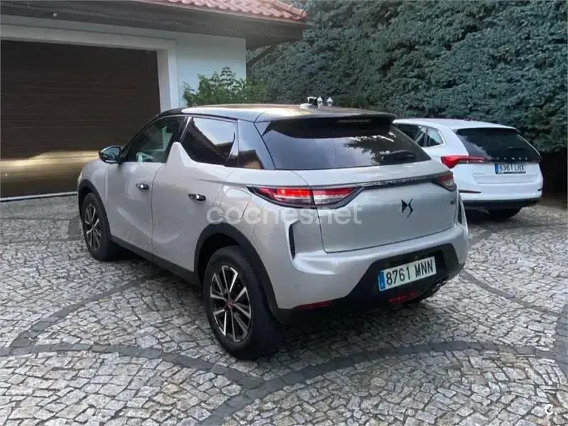 Usado DS Automobiles DS3 Crossback 130 CV (95 kW) 2024 Gris / plata SUV