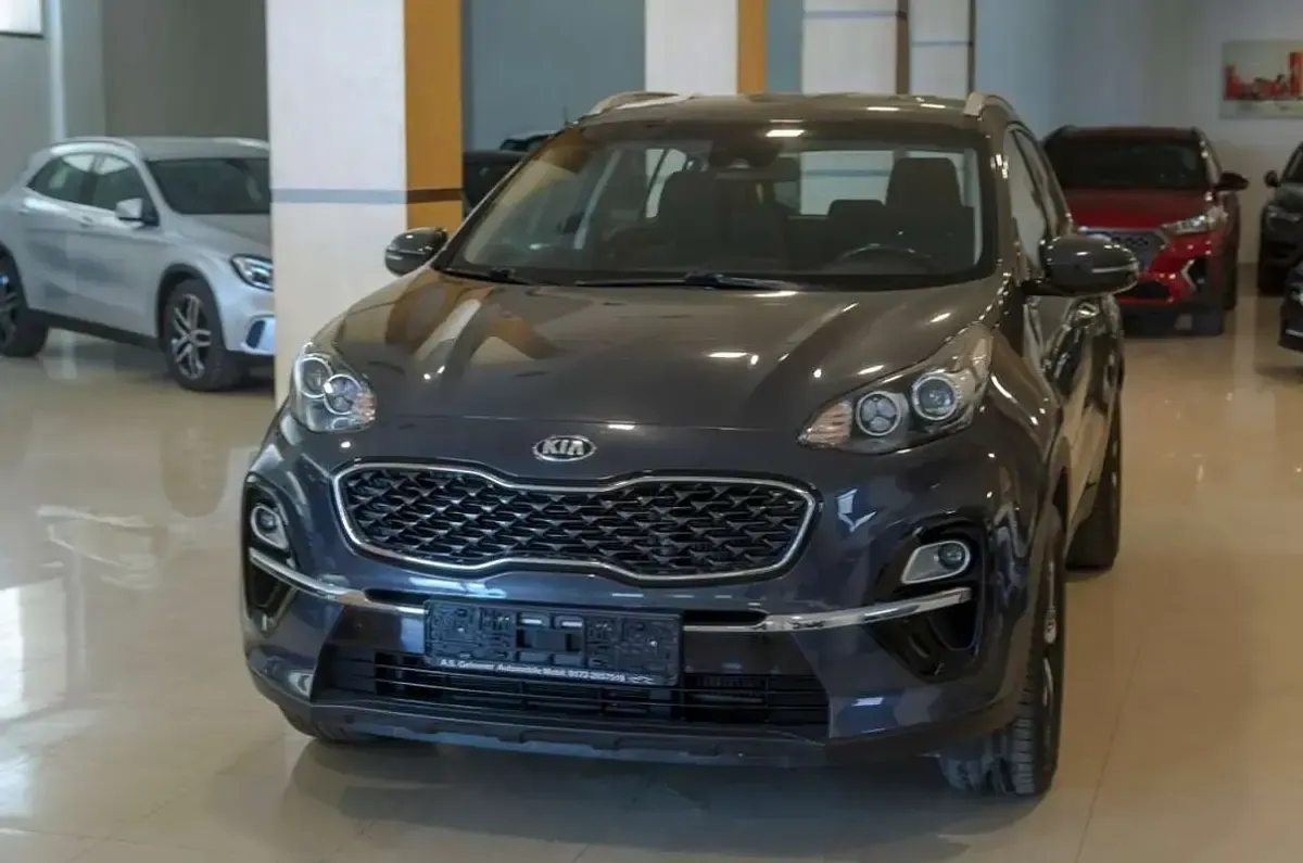 Usado Kia Sportage 136 CV (100 kW) 2019 Gris SUV