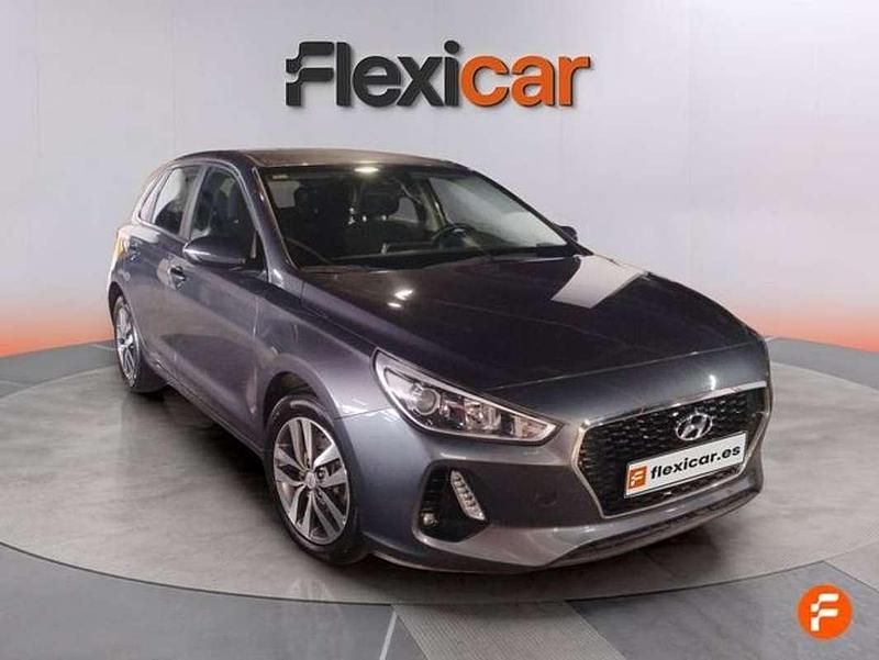 Usado Hyundai i30 Style 136 CV (100 kW) 2017 Gris Utilitario