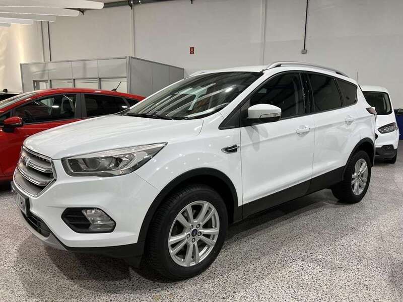 Usado Ford Kuga Trend+ 120 CV (88 kW) 2019 Blanco SUV