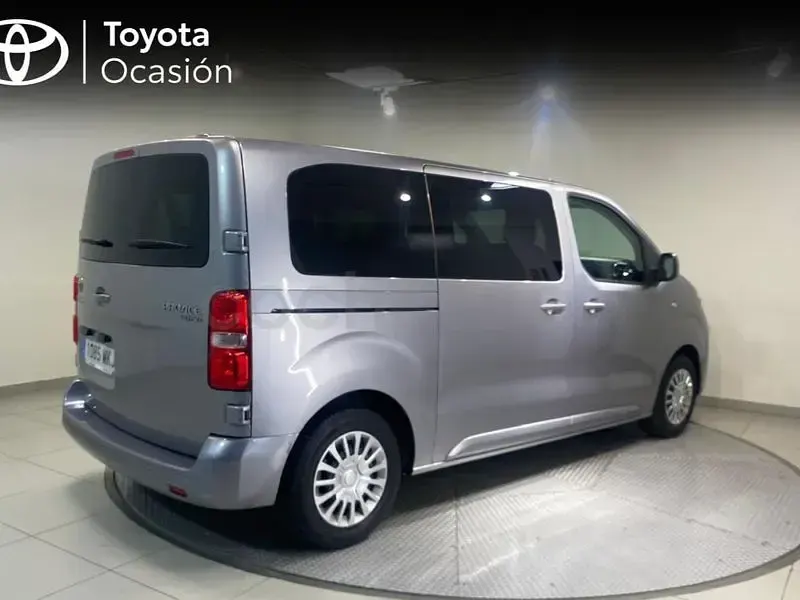 Usado Toyota Proace Verso 145 CV (106 kW) 2023 Gris / plata Familiar