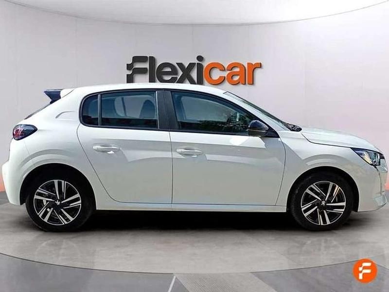 Usado Peugeot 208 Active 102 CV (75 kW) 2023 Blanco Utilitario