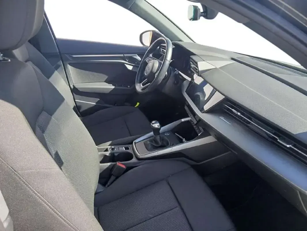 Usado Audi A3 Sportback Advanced 116 CV (85 kW) 2021 Blanco Utilitario