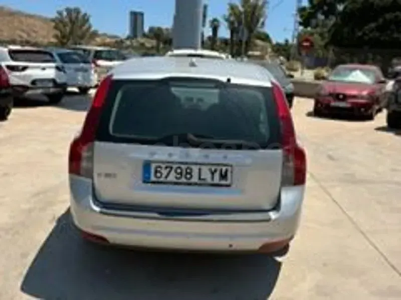 Usado Volvo V50 Drive Kinetic 109 CV (80 kW) 2009 Gris / plata Familiar