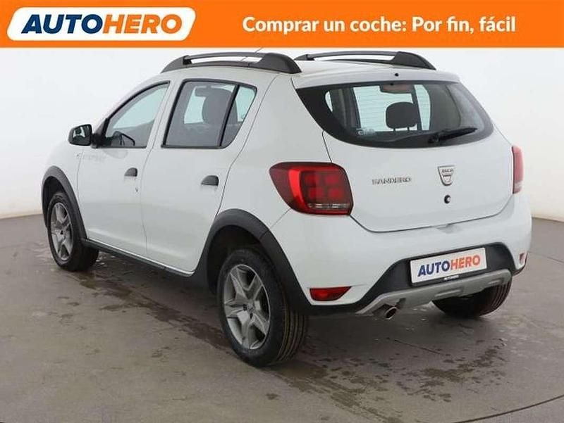 Usado Dacia Sandero Essentiel 90 CV (66 kW) 2018 Blanco Utilitario