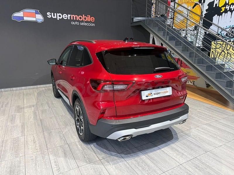 Usado Ford Kuga Active 180 CV (132 kW) 2025 Rojo SUV