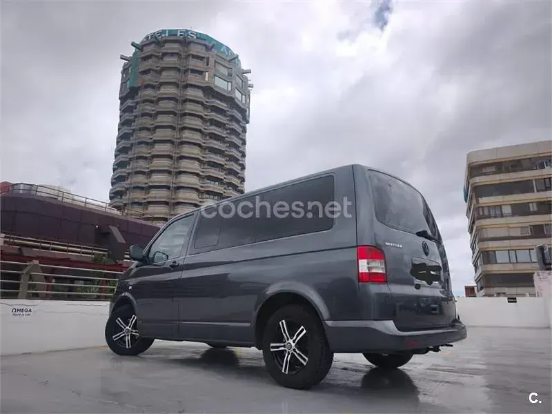 Usado VW Multivan Trendline 104 CV (76 kW) 2005 Gris / plata Monovolumen