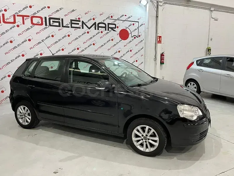 Usado VW Polo Advance 80 CV (58 kW) 2006 Negro Utilitario