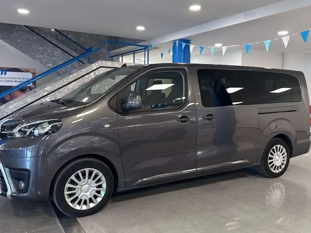 Usado Toyota Proace Plus 177 CV (130 kW) 2023 Marrón Monovolumen